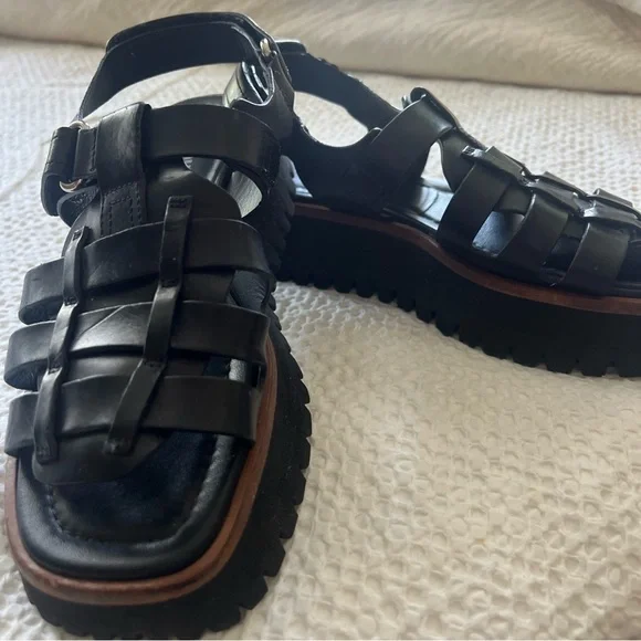 Labucq Black Chunky Platform Sandals - Picture 5 of 5